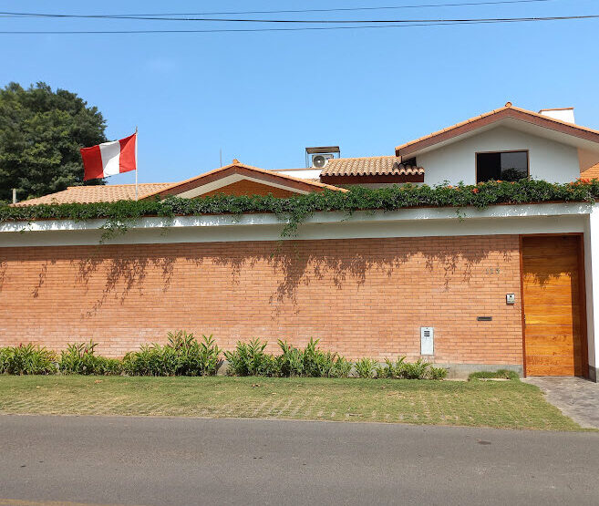VENDO, Preciosa casa con amplio jardín, 1204 m2, 4 dorm. Calle Pontevedra, Urb. La Estancia, La Molina